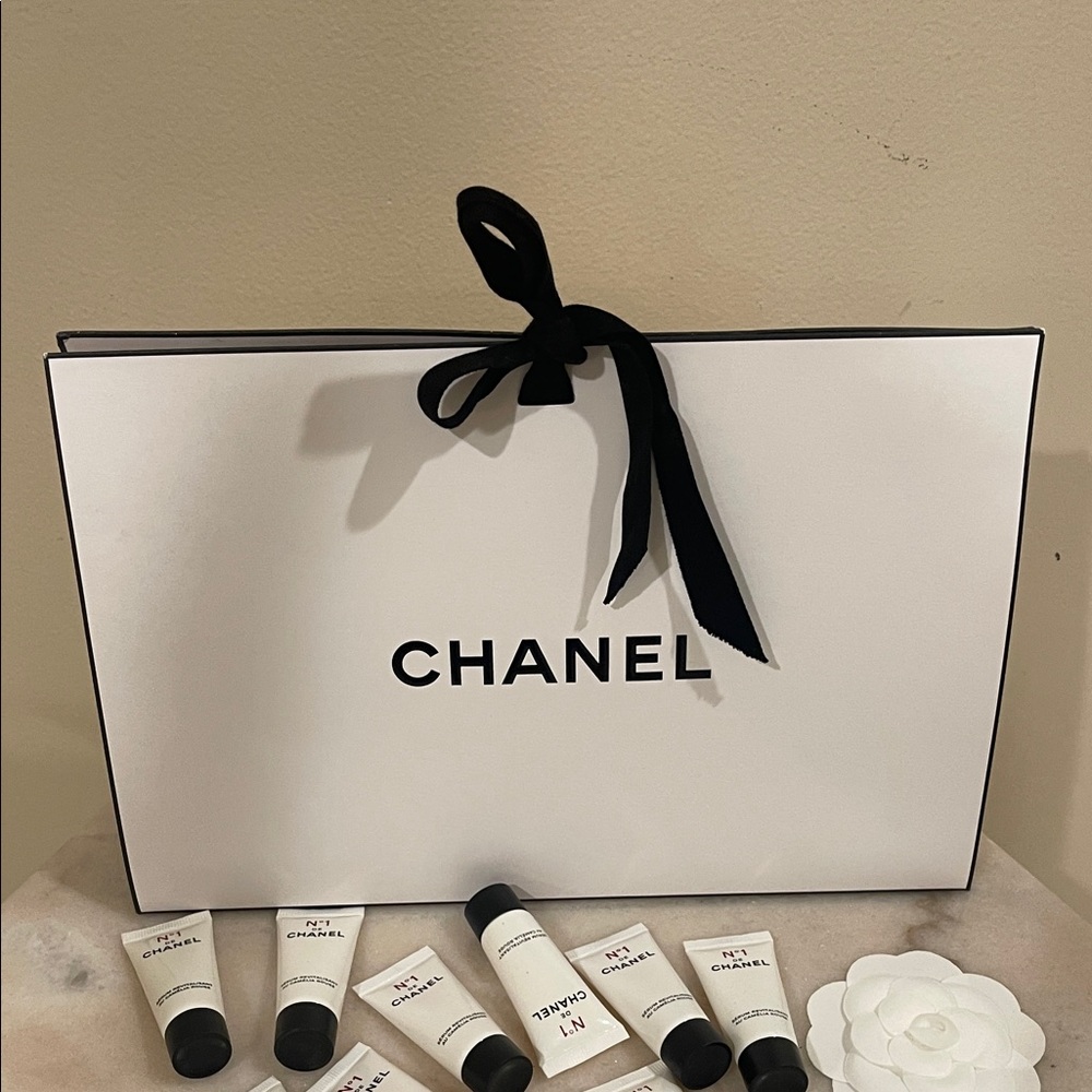 CHANEL Skincare no.1 de Chanel serum Collection . - Picture 5 of 7